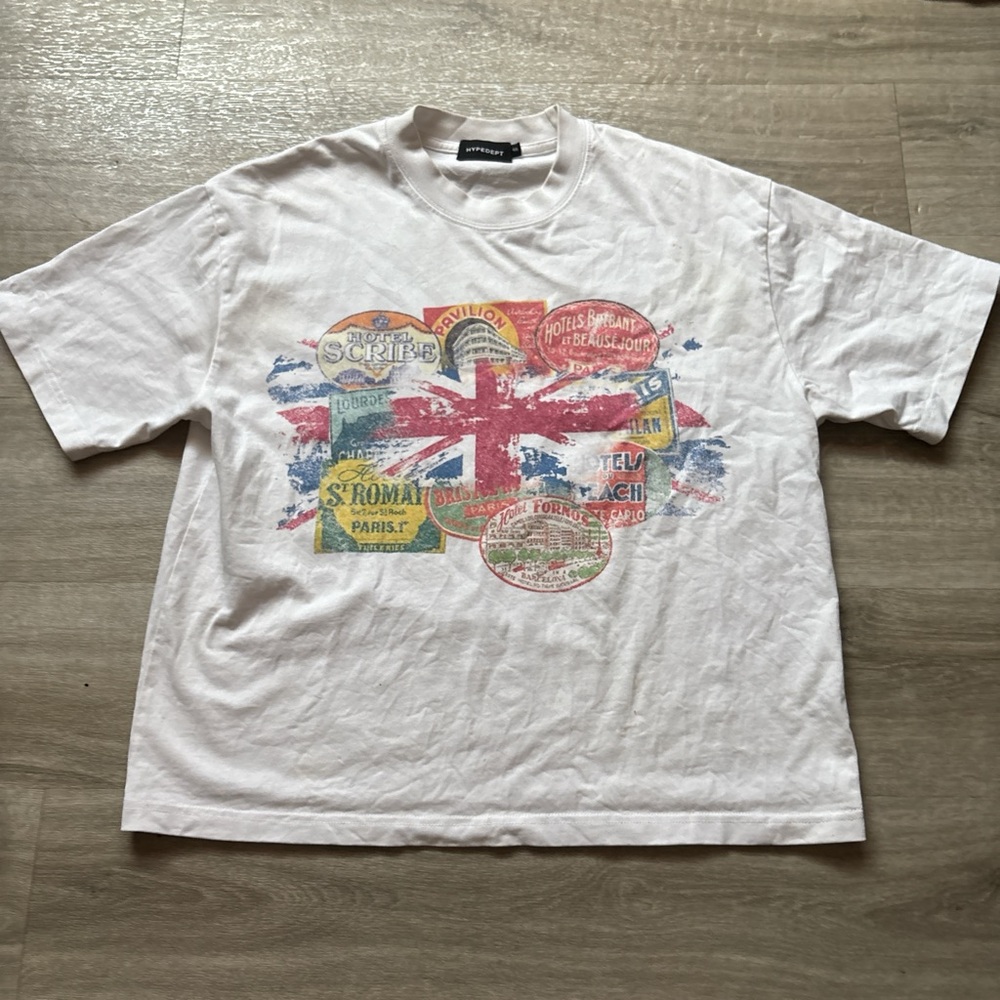 Vintage-Inspired White Graphic Union Jack Tee